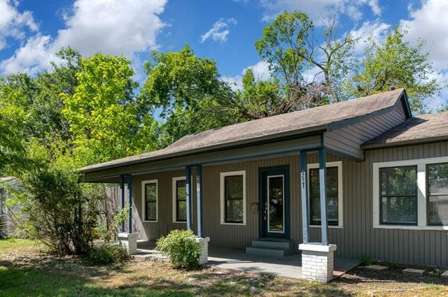207 Hackberry St in Terrell, TX - Building Photo - Building Photo