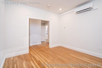 18 Forest St in Cambridge, MA - Foto de edificio - Building Photo