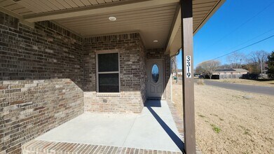 3319 E 4th St in Russellville, AR - Building Photo - Building Photo