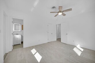 1400 NW 2nd Ave, Unit B in Fort Lauderdale, FL - Building Photo - Building Photo