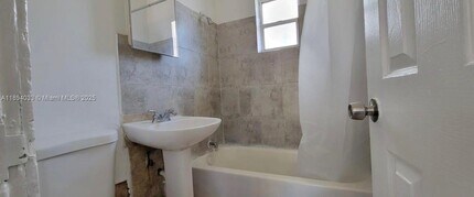 843 NW 13th Ave in Fort Lauderdale, FL - Building Photo - Building Photo