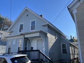 22 Pentucket St in Haverhill, MA - Foto de edificio - Building Photo