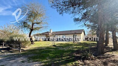 16657 Kayuga St in Victorville, CA - Building Photo - Building Photo