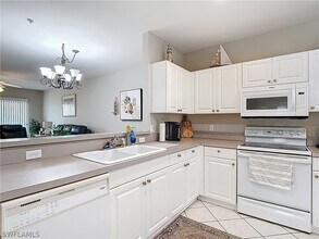 3015 Horizon Ln in Naples, FL - Building Photo - Building Photo