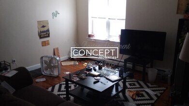 63 Selkirk Rd, Unit 4 in Boston, MA - Foto de edificio - Building Photo