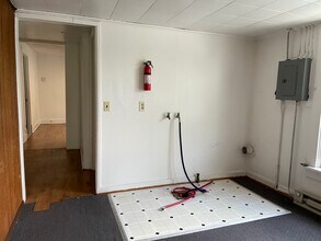 1014 Wright St, Unit Upper in Oshkosh, WI - Building Photo - Building Photo