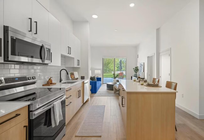 183 Adams St, Unit 21 in Newton, MA - Building Photo - Building Photo