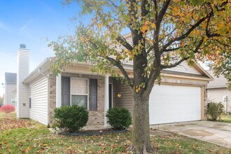 9743 Centennial Ct in Avon, IN - Building Photo - Building Photo