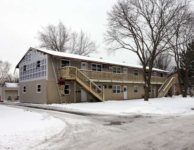 640 E Hopocan Ave in Barberton, OH - Building Photo - Building Photo