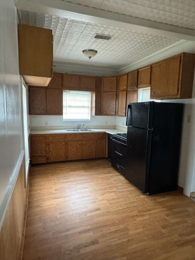 510 W Bilbo Ave in Orange, TX - Building Photo - Building Photo