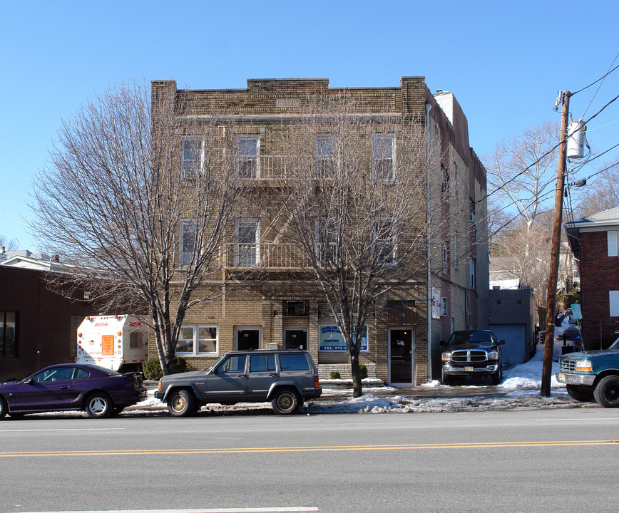 63-65 Washington Ave in Nutley, NJ - Building Photo