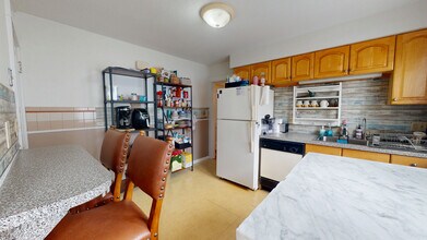 232 Washington St, Unit 1 in Winchester, MA - Building Photo - Building Photo