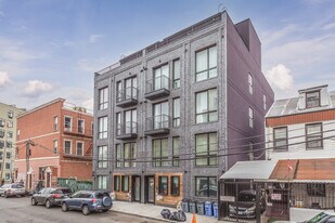 31 Troutman St in Brooklyn, NY - Building Photo