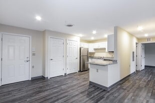 Bow Lane/ Next Gen, LLC in Bedford, NH - Building Photo