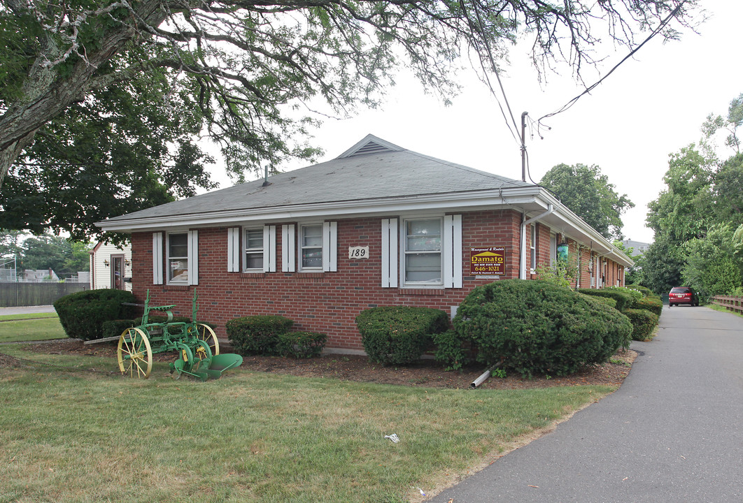 West Middle Turnpike Apartments in Manchester, CT - Building Photo