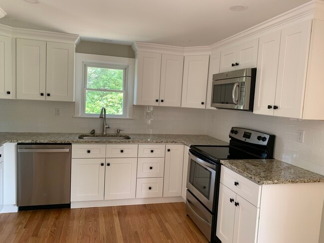 1272 Mary Dunn Rd in Barnstable, MA - Building Photo - Building Photo
