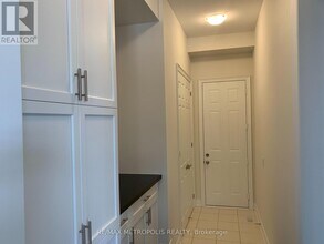 38 Hayeraft St in Whitby, ON - Building Photo - Building Photo