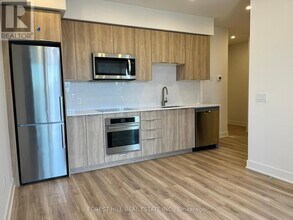 312-312 Erb St. W in Waterloo, ON - Building Photo - Building Photo