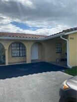 3952 NW 83rd Ln in Coral Springs, FL - Building Photo
