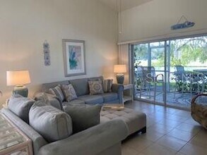 6566 Fairway Gardens Dr in Bradenton, FL - Building Photo - Building Photo