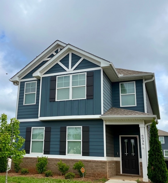 6036 Stonewater Ct NW in Huntsville, AL - Foto de edificio