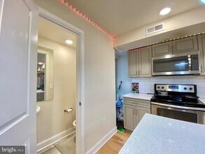 1950 N Gratz St in Philadelphia, PA - Building Photo - Building Photo