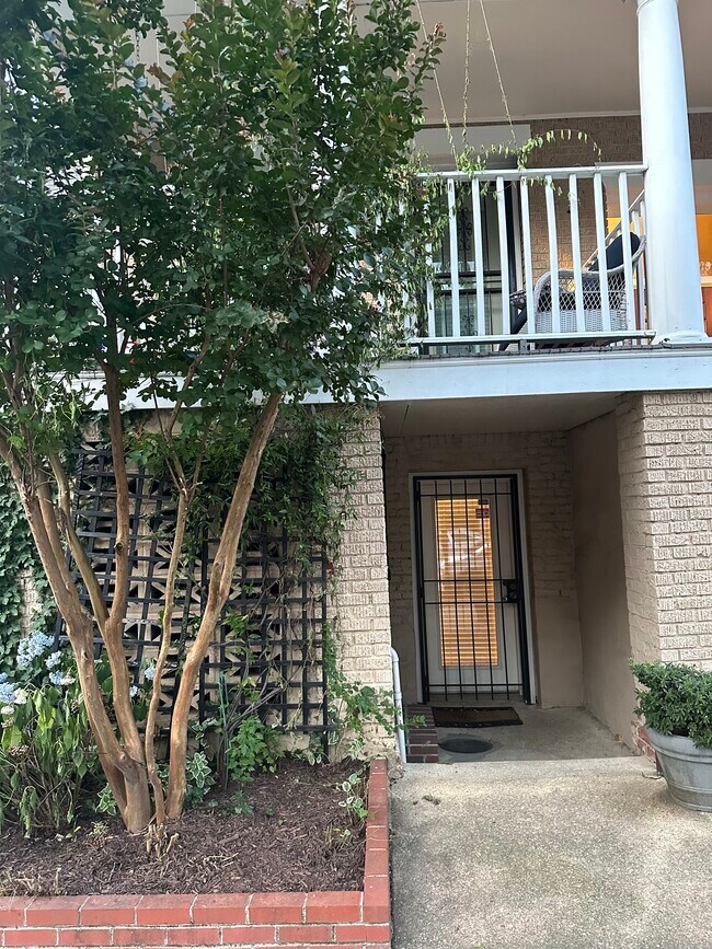 1030 Fairmont St NW, Unit T1 in Washington, DC - Building Photo - Building Photo