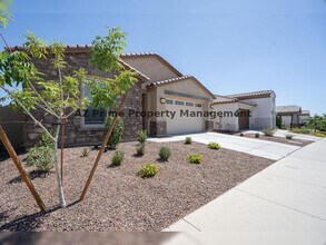 19972 Exeter Blvd in Litchfield Park, AZ - Foto de edificio - Building Photo