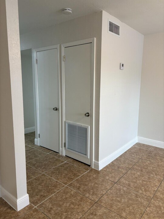 2227 Lyme Bay Dr in Orlando, FL - Building Photo