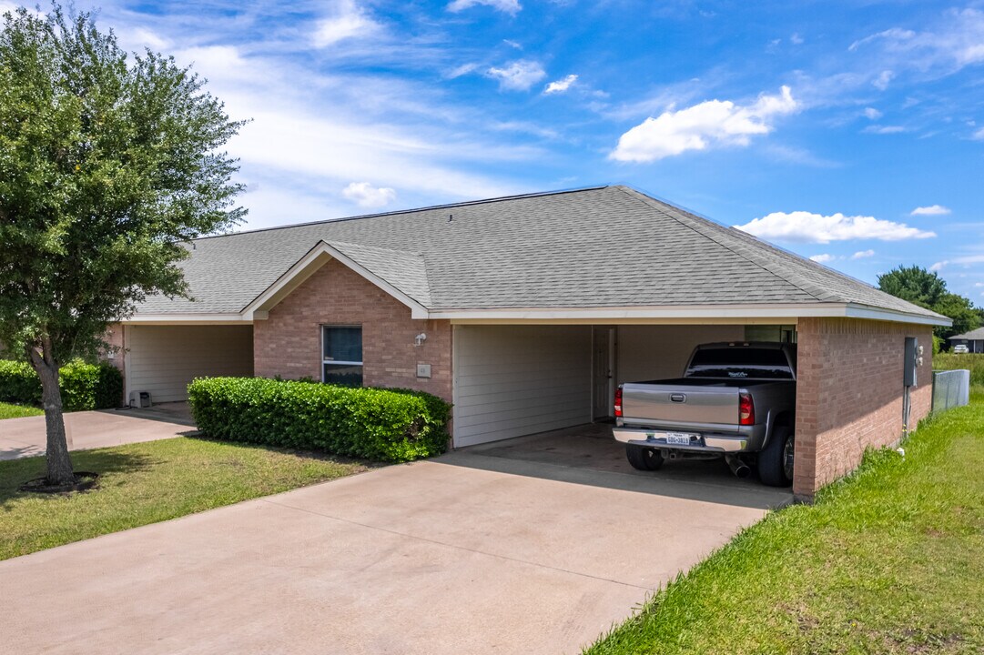 The Meadows in Red Oak, TX - Foto de edificio