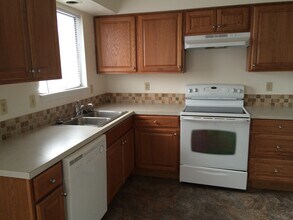 1323 S Skyline Dr in Moses Lake, WA - Building Photo - Building Photo