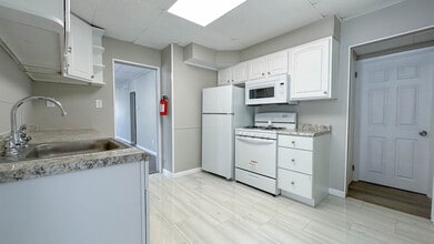 808 E Main St in Millville, NJ - Building Photo - Building Photo