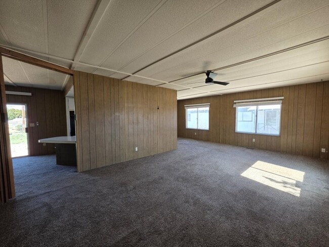 1175 E Ames Ave in Kingman, AZ - Building Photo - Building Photo