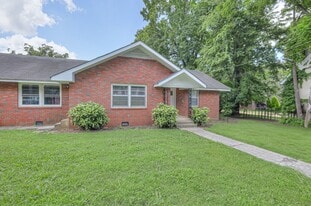 520 E College St in Murfreesboro, TN - Building Photo