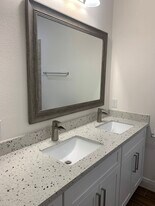 5622 Ridgeway Dr in Houston, TX - Building Photo