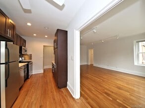 490 Bleeker Ave in Mamaroneck, NY - Building Photo - Building Photo