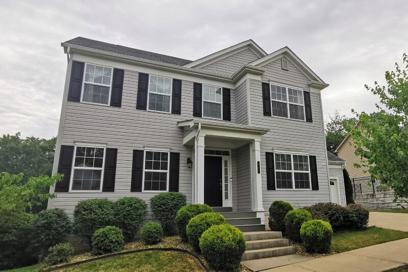 823 Westminster Ln in Cranberry Township, PA - Building Photo