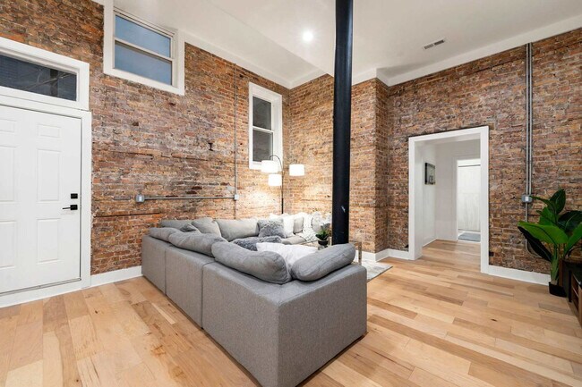 1941 W Augusta Blvd, Unit SI ID1381286P in Chicago, IL - Building Photo - Building Photo