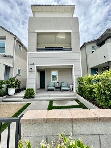 2241 Horseback Rd in Mission Viejo, CA - Building Photo