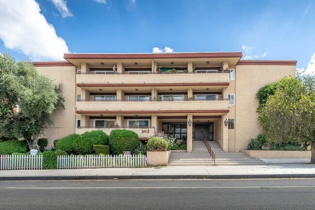 property at 5412 Lindley Ave