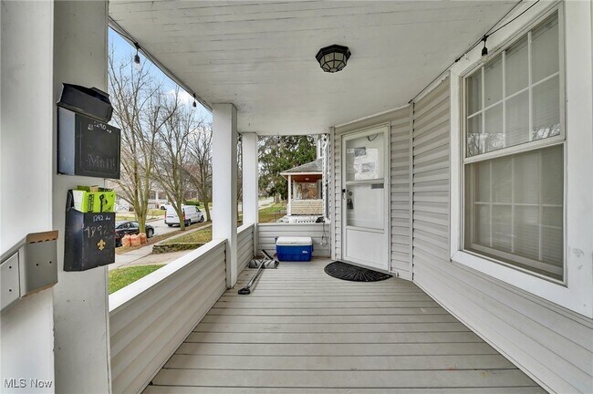1290 Hall Ave in Lakewood, OH - Building Photo - Building Photo