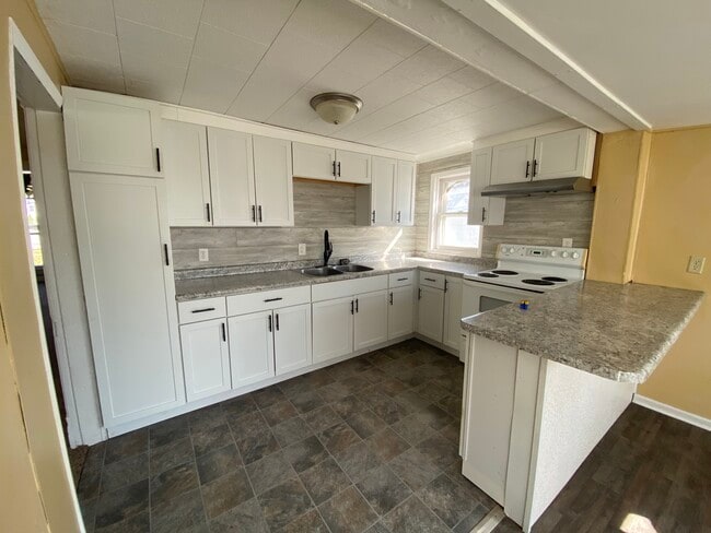 property at 508 E Adams Ave