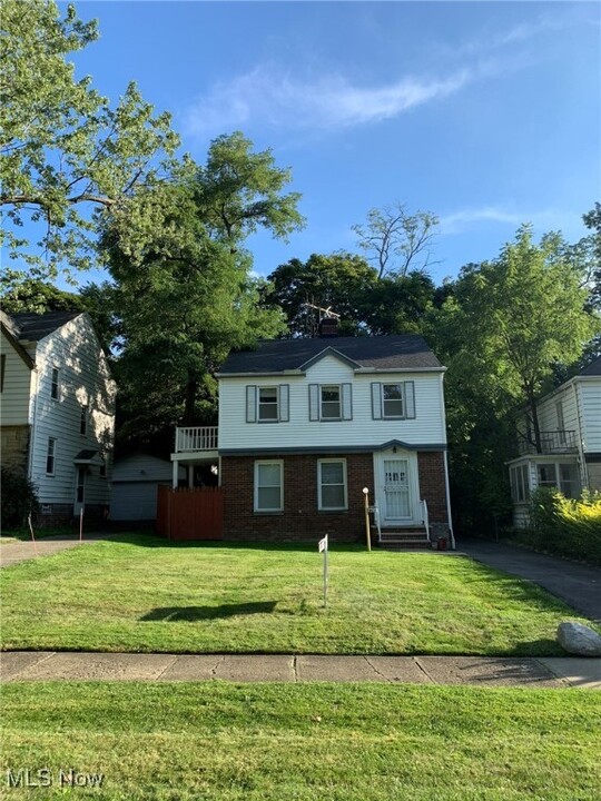 3422 Meadowbrook Blvd in Cleveland Heights, OH - Building Photo