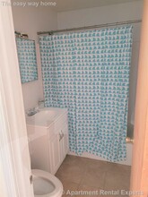 217 Holland St, Unit #3B in Somerville, MA - Foto de edificio - Building Photo