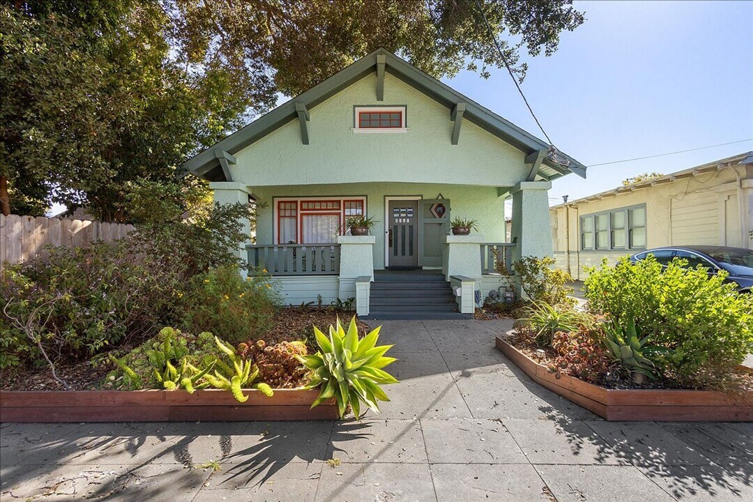 1414 Hoover Ct in Alameda, CA - Building Photo