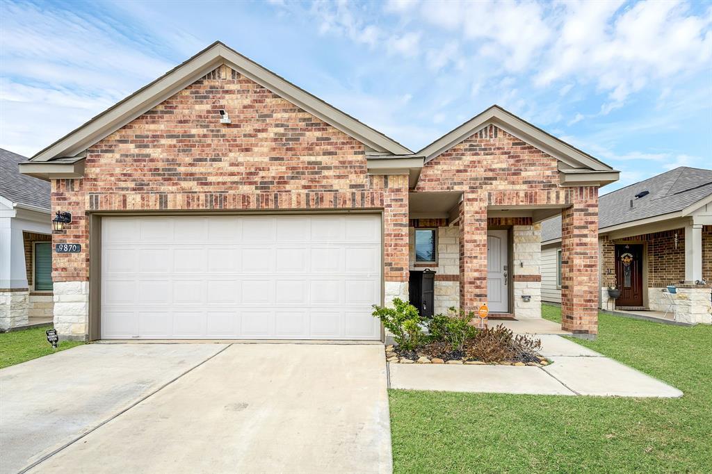 9870 Gln Brk Ln in Magnolia, TX - Building Photo