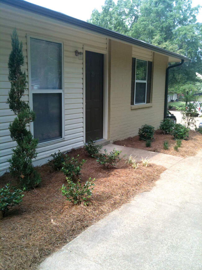 Pine Grove Apartments in Oxford, MS - Foto de edificio - Building Photo