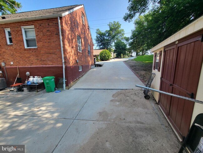 property at 6427 Kilmer St