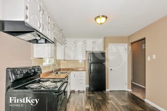 5708 Madlar Ln in Florissant, MO - Building Photo - Building Photo