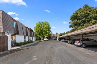 1716 N Pettet Dr in Spokane, WA - Building Photo - Building Photo